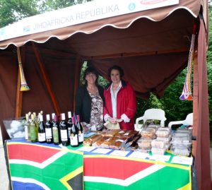 Festival ambasád v rámci Farmářských trhů na Kulaťáku